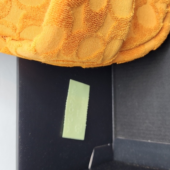 ⭐️COACH 💯 NWT “BRIDGETT TERRY" SLIDERS, SIZE 8-B, PAPAYA COLOR - Picture 15 of 16